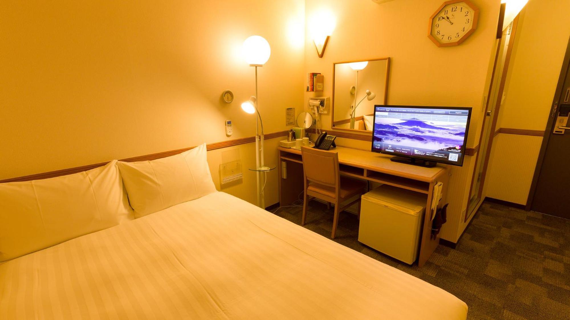 Toyoko Inn Okinawa Naha Kokusai-Dori Miebashi-Eki Szoba fotó
