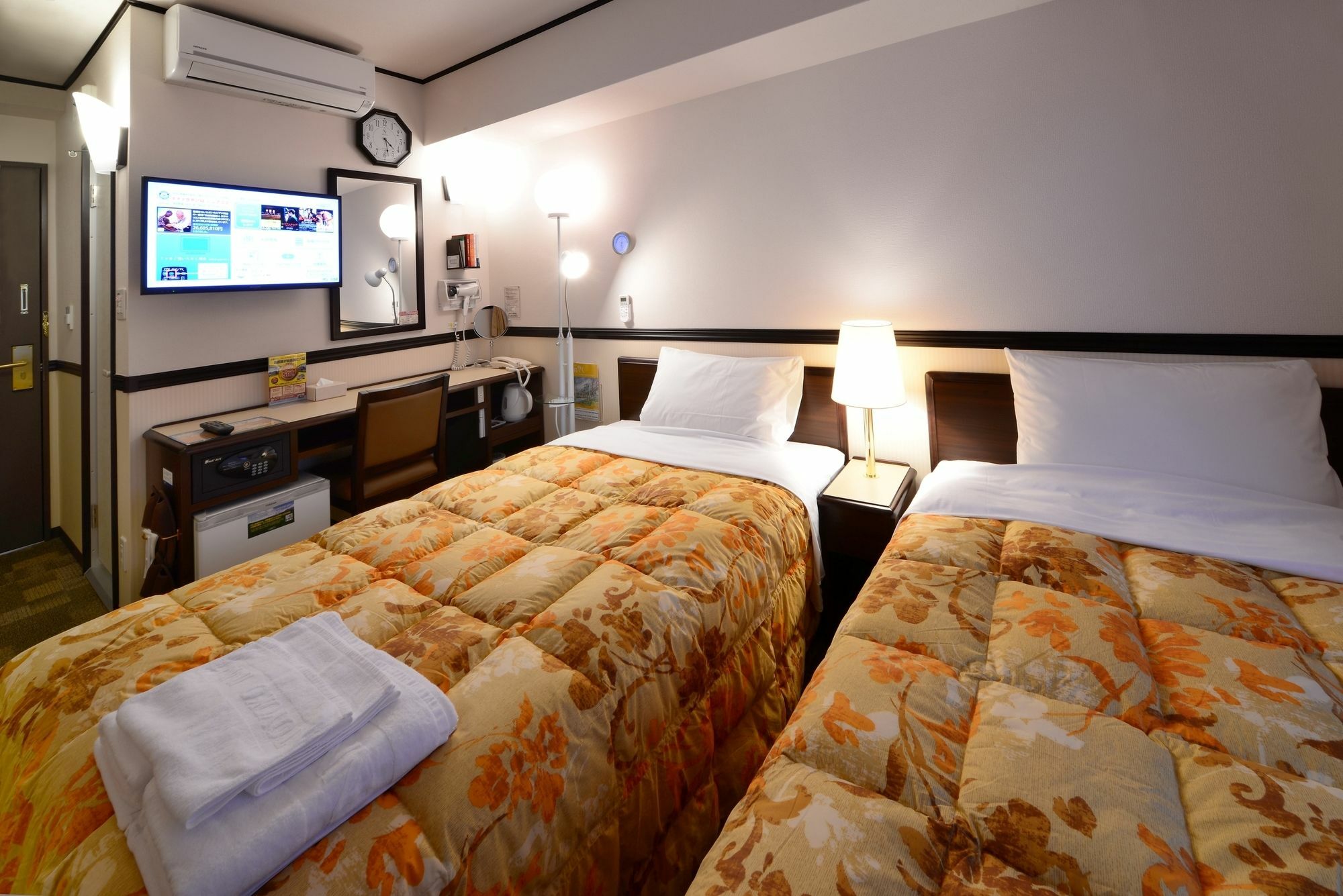 Toyoko Inn Okinawa Naha Kokusai-Dori Miebashi-Eki Kültér fotó